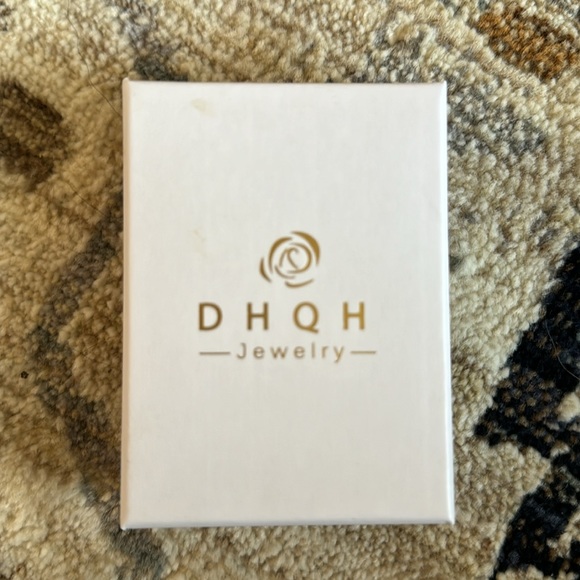 Earring/Necklace Matching Set - Picture 4 of 4